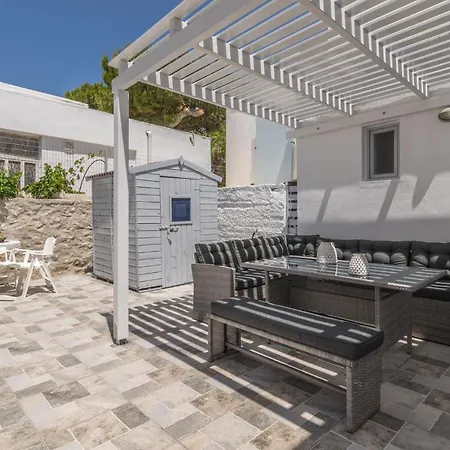 Aretis * Plaka (Milos)