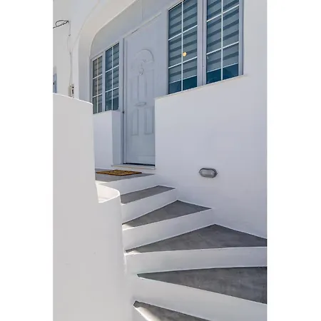 Aretis Villa Plaka (Milos)